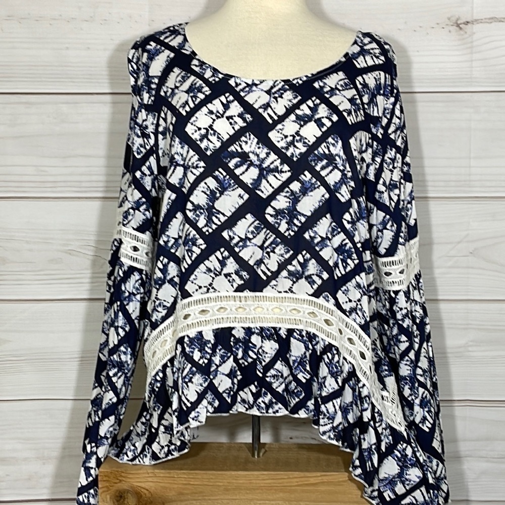NWT Chelsea & Theodore Boho  Navy & White Top Size Large